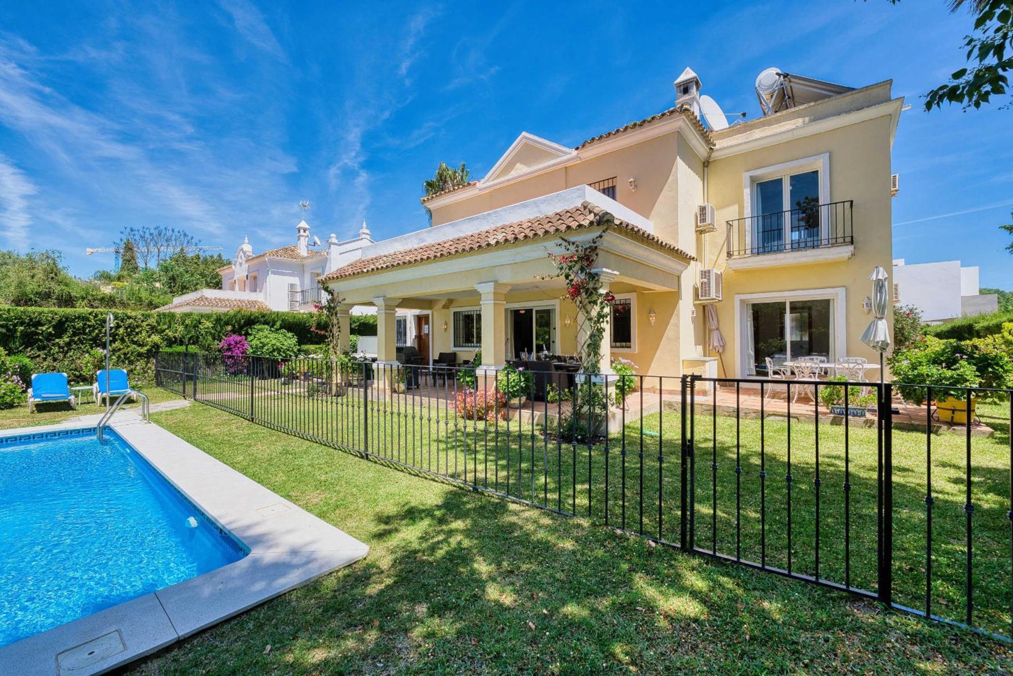 1106 Marbella Large Family Villa エステポナ エクステリア 写真